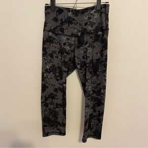 Old Navy Charcoal Camo Athletic Leggings